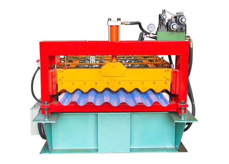 Machine de formage de tôles trapézoïdales en acier de couleur