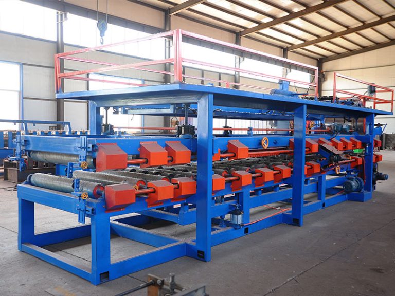 Sandwich Panel Roll Forming Machine4